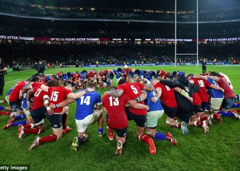 Le geste de classe du XV de la Rose en faveur des joueurs Samoans