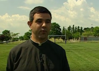 (Vidéo) Reportage sur une incroyable équipe de rugby composée de… prêtres !