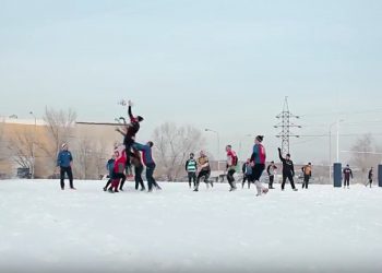 (Vidéo) Un entraînement de rugby en Sibérie par -15°C