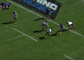 Il foudroie la défense Fidjienne et file marquer un incroyable essai de 100 mètres !