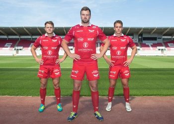 Insolite : les Scarlets arborent un maillot avec 18 sponsors !