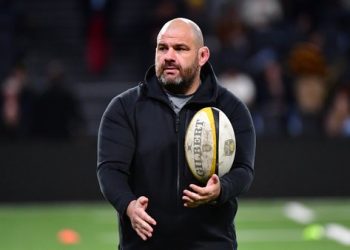 Patrice Collazo recadre l’arbitre Maxime Chalon après la victoire contre Paris