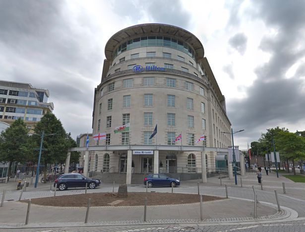 Une minuterie suspecte et la burka d’un joueur Sud-Africain entraînent l’évacuation de l’équipe nationale !