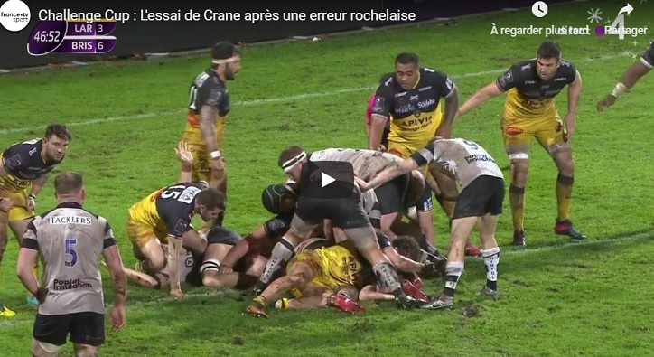 Vidéo: Le gros raté du Rochelais Kerr-Barlow qui offre un essai à Bristol