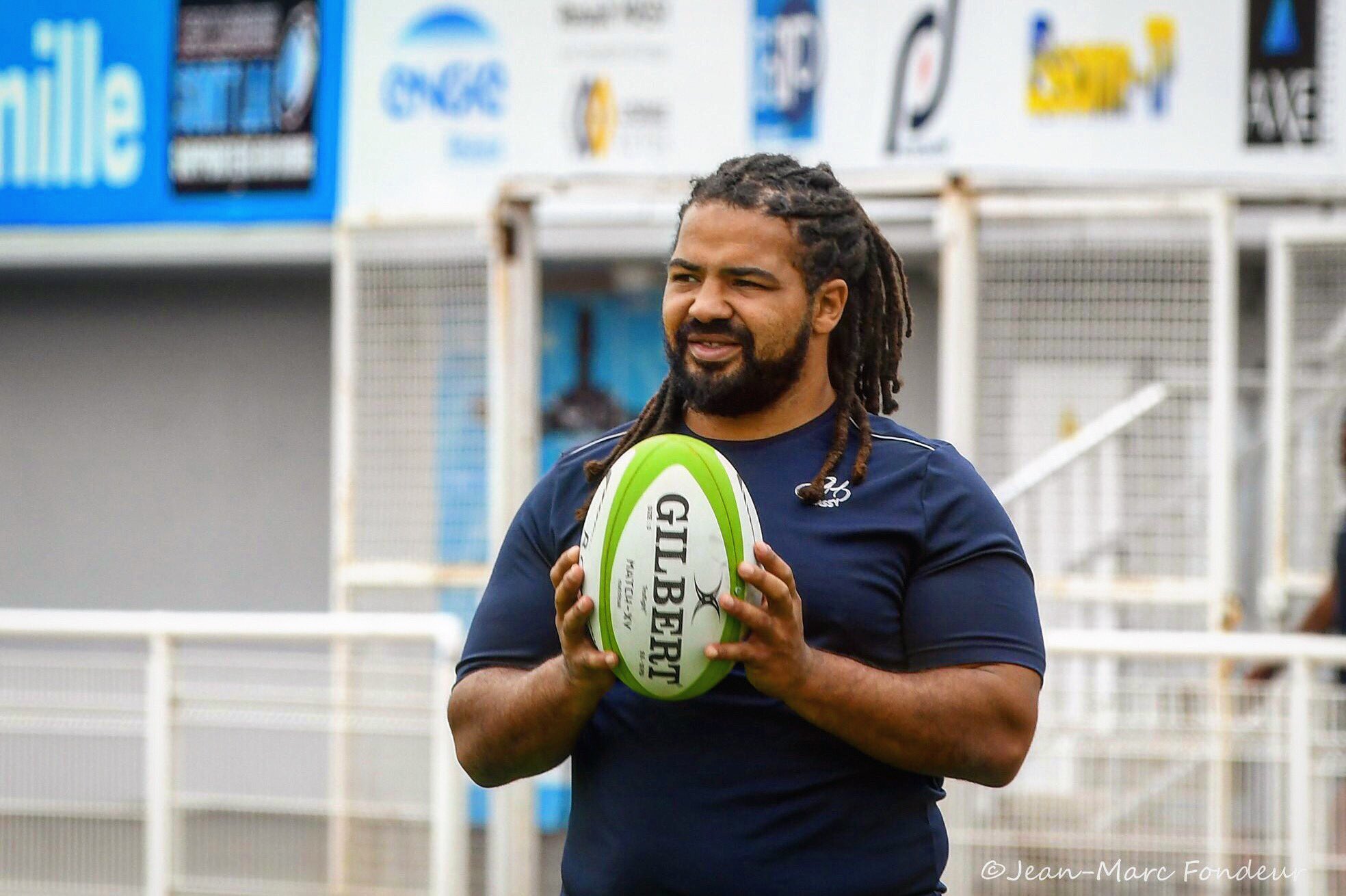 INSOLITE – Un joueur passe une annonce sur Twitter pour trouver un club !