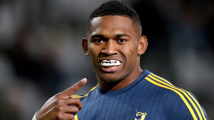 Le All Black Waisake Naholo rencontre les dirigeants d’un club du Sud de la France
