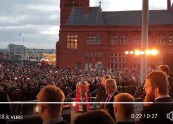 VIDÉO : Les supporters Gallois réservent un incroyable accueille à leurs joueurs !