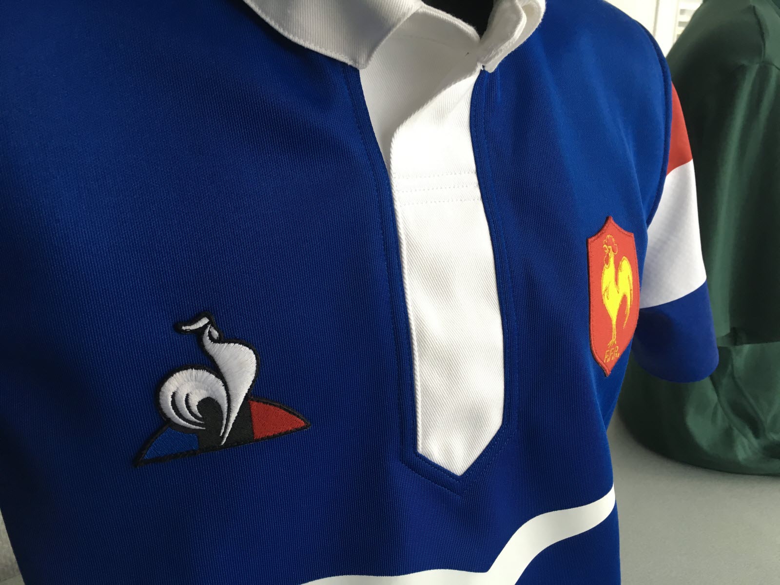 INSOLITE – Le Coq Sportif rembourse ton maillot du XV de France… à une seule condition !