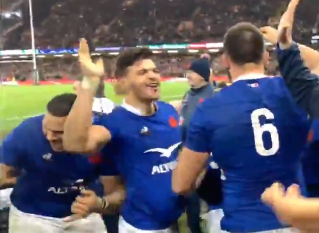 Vivez les 2 dernières minutes du match contre les Gallois depuis le banc des remplaçants du XV de France