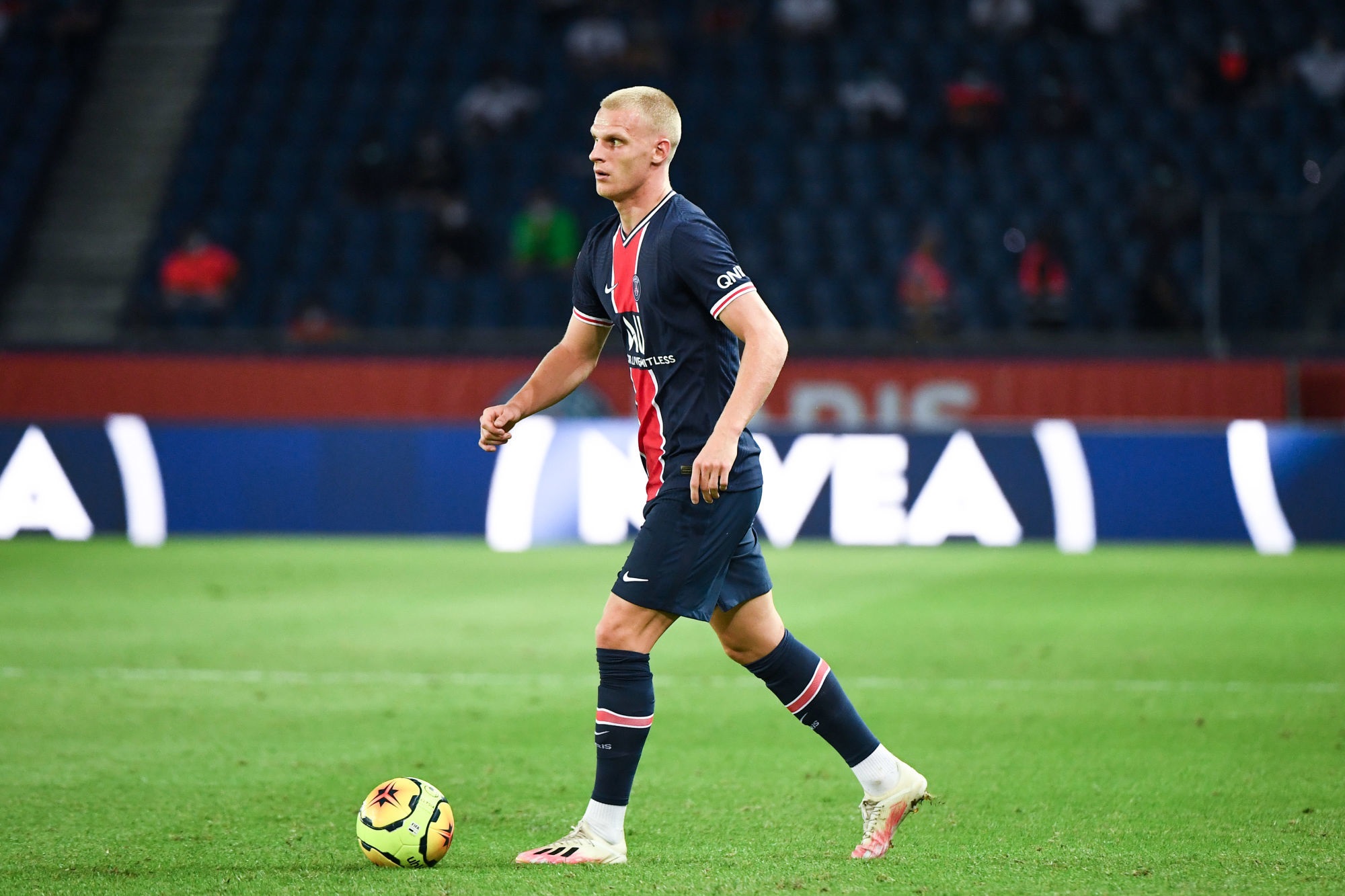 Officiel – Bakker quitte le PSG et signe au Bayer Leverkusen