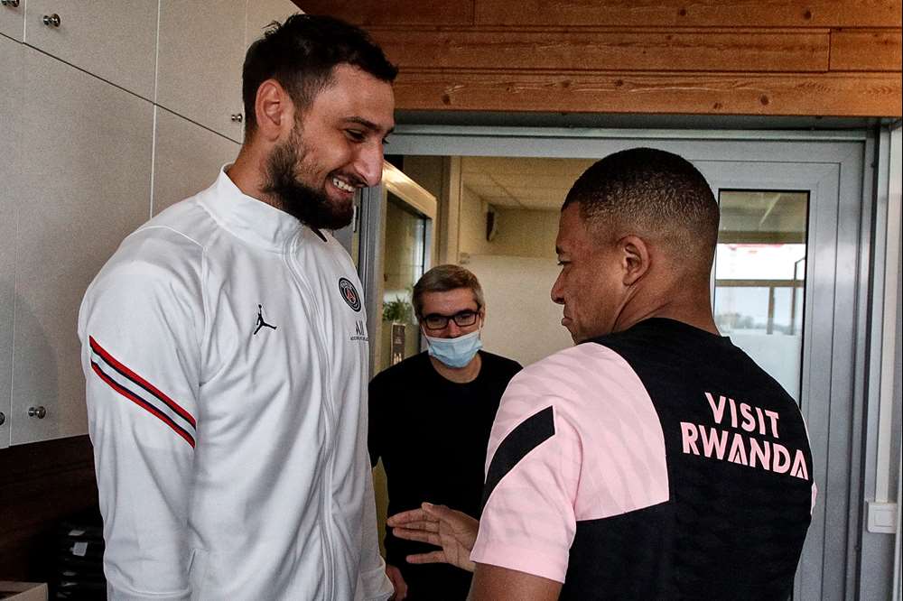 Les images du PSG ce jeudi: 1er jour de Donnarumma, prêt de Bulka