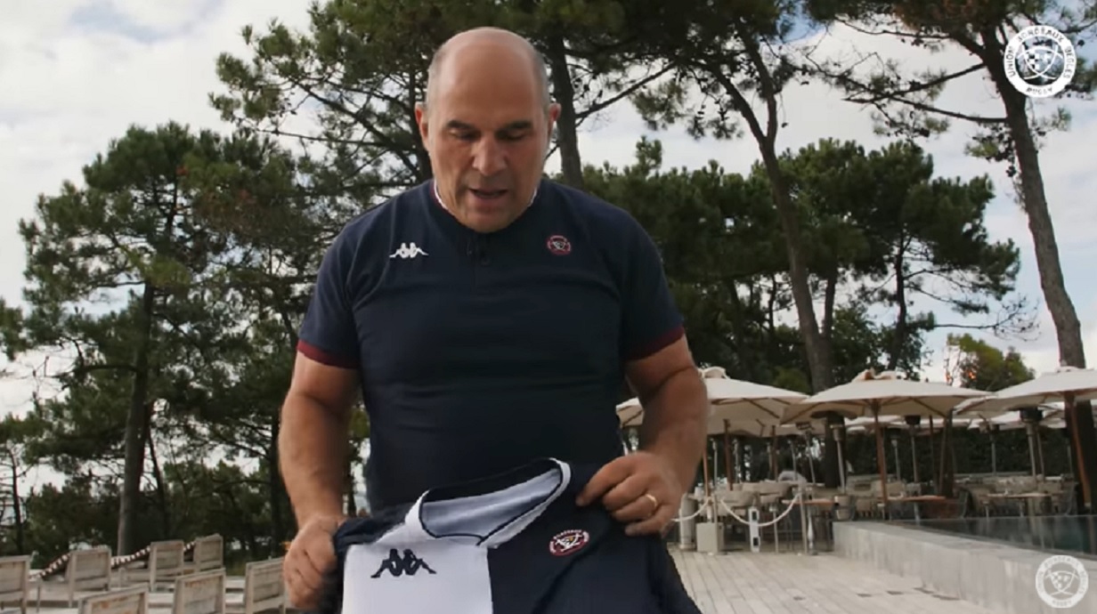 VIDEO : Quand Vincent Moscato présente le troisième maillot de Bordeaux-Bègles