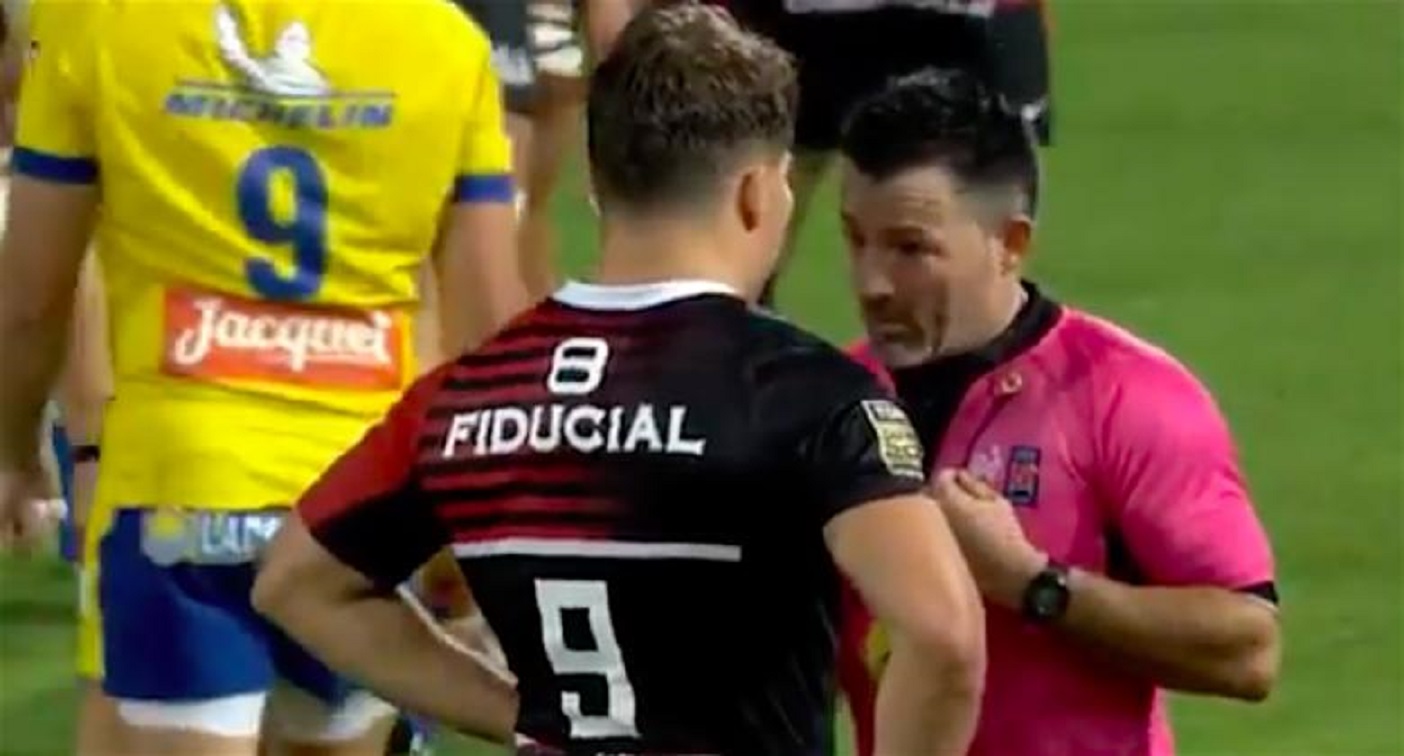 VIDEO : Quand l’arbitre félicite Antoine Dupont pour son comportement exemplaire sur le terrain