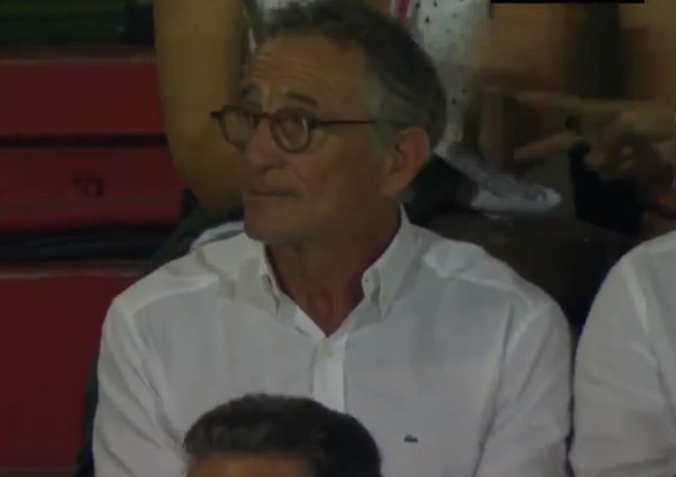 VIDEO : Guy Novès ovationné par le public Toulousain lors de son passage sur les écrans géants