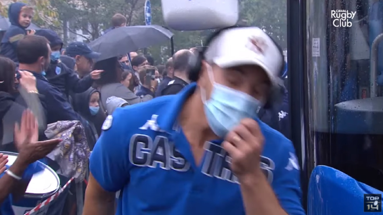 VIDEO : Quand Benjamin Urdapilleta se prend le rétroviseur du bus Castrais… en pleine tête