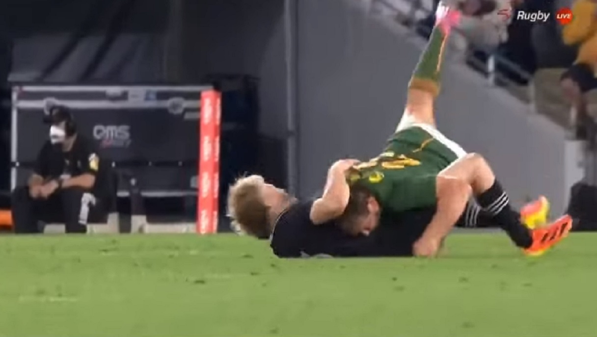 VIDEO : Le plaquage dévastateur de Francois Steyn sur le All-Black Damian McKenzie