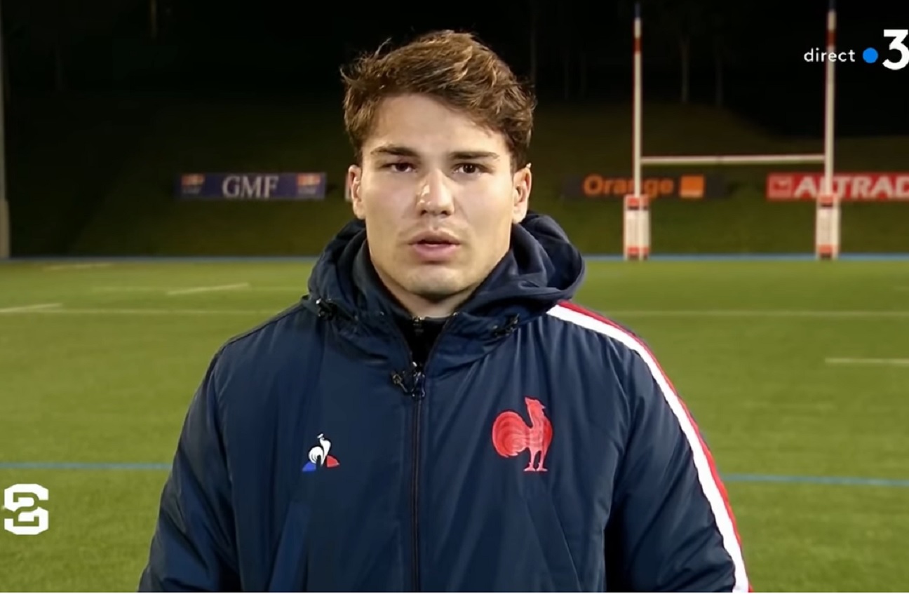 Antoine Dupont réagit à la sortie prématurée de Romain Ntamack