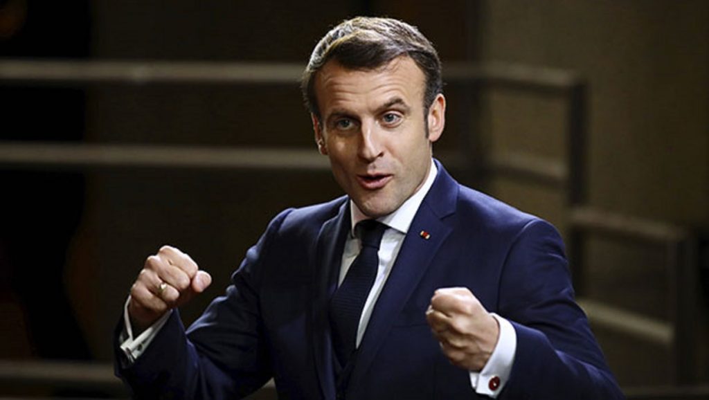 Emmanuel Macron adresse un message au XV de France !