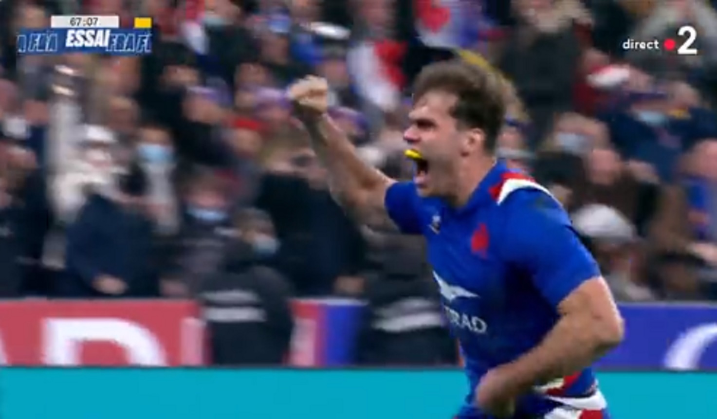 VIDEO : L’incroyable interception de Damian Penaud qui file à l’essai contre les Blacks !