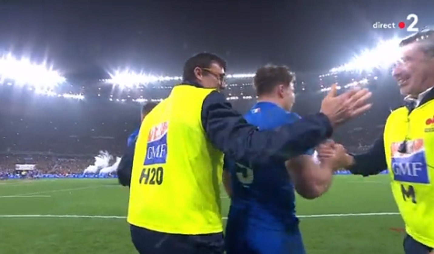 VIDEO : La délivrance du XV de France au coup de sifflet final !