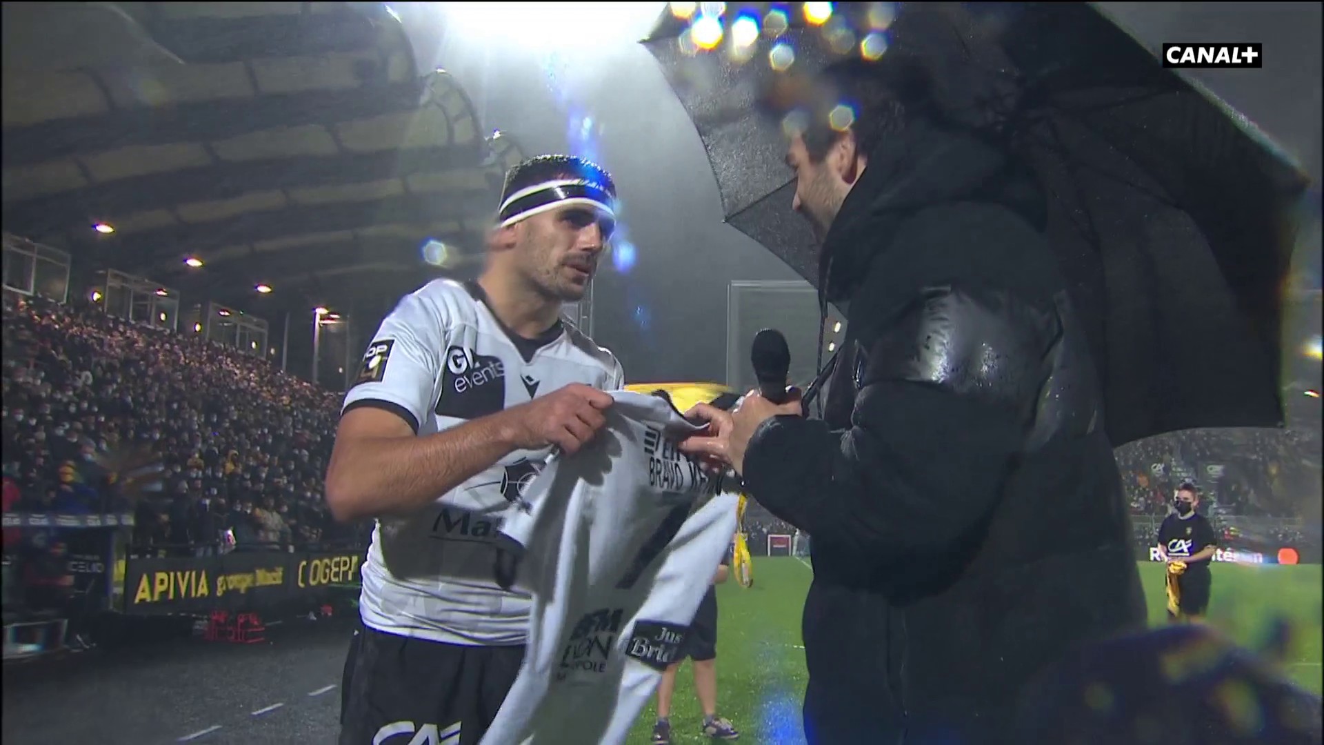 Le beau geste du LOU Rugby qui offre un maillot “Merci Kevin” à Kevin Gourdon
