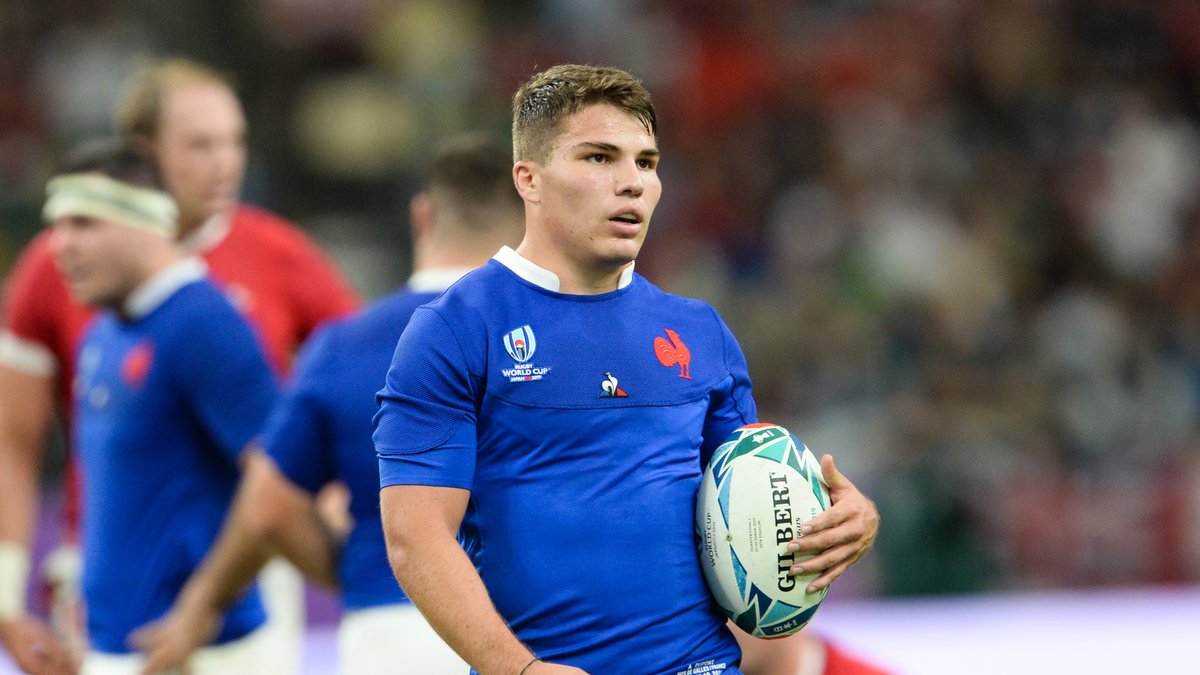Antoine Dupont craint de faire “tâche” parmi les légendes du rugby