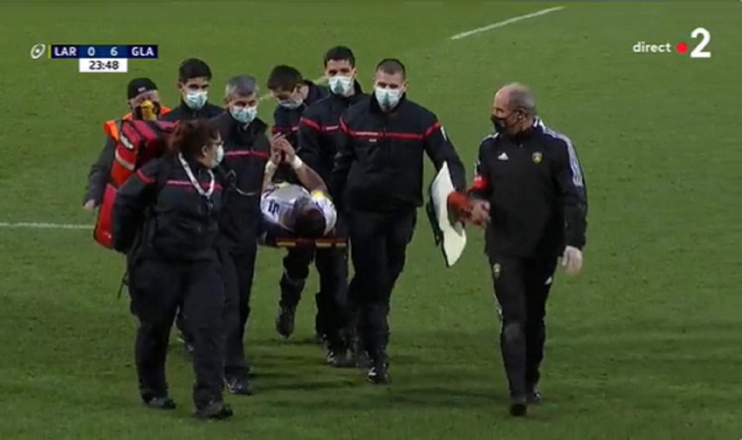 VIDEO : Arthur Retière évacué sous assistance respiratoire !