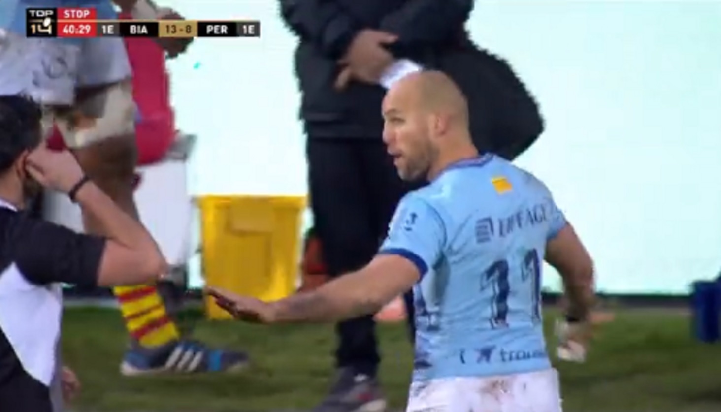 VIDEOS : Quand Mathieu Acebes s’en prend à plusieurs reprises à l’arbitre en plein match