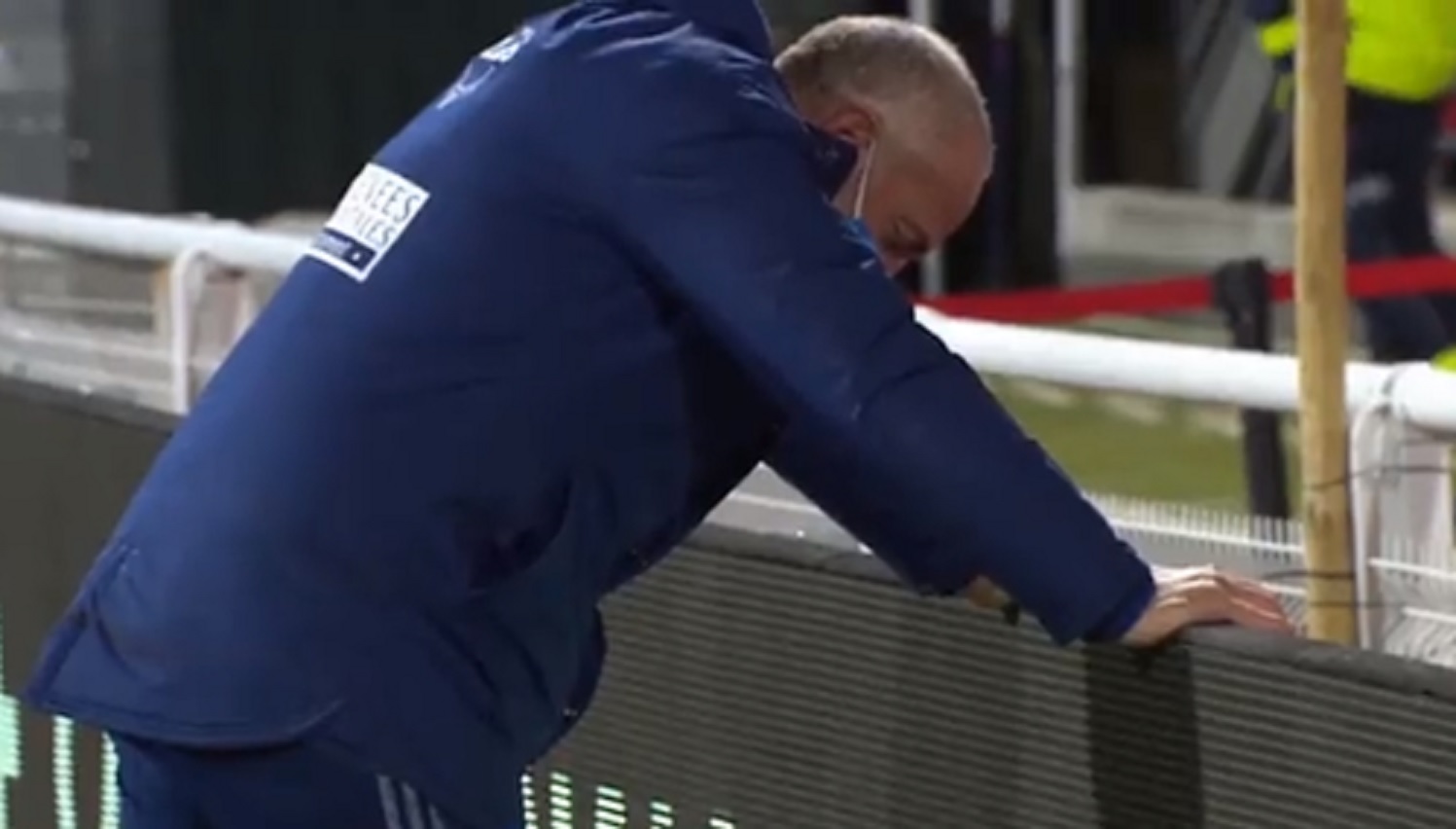 VIDEO : Superstitieux et tétanisé, Patrick Arlettaz préfère ne pas regarder la pénalité de la gagne