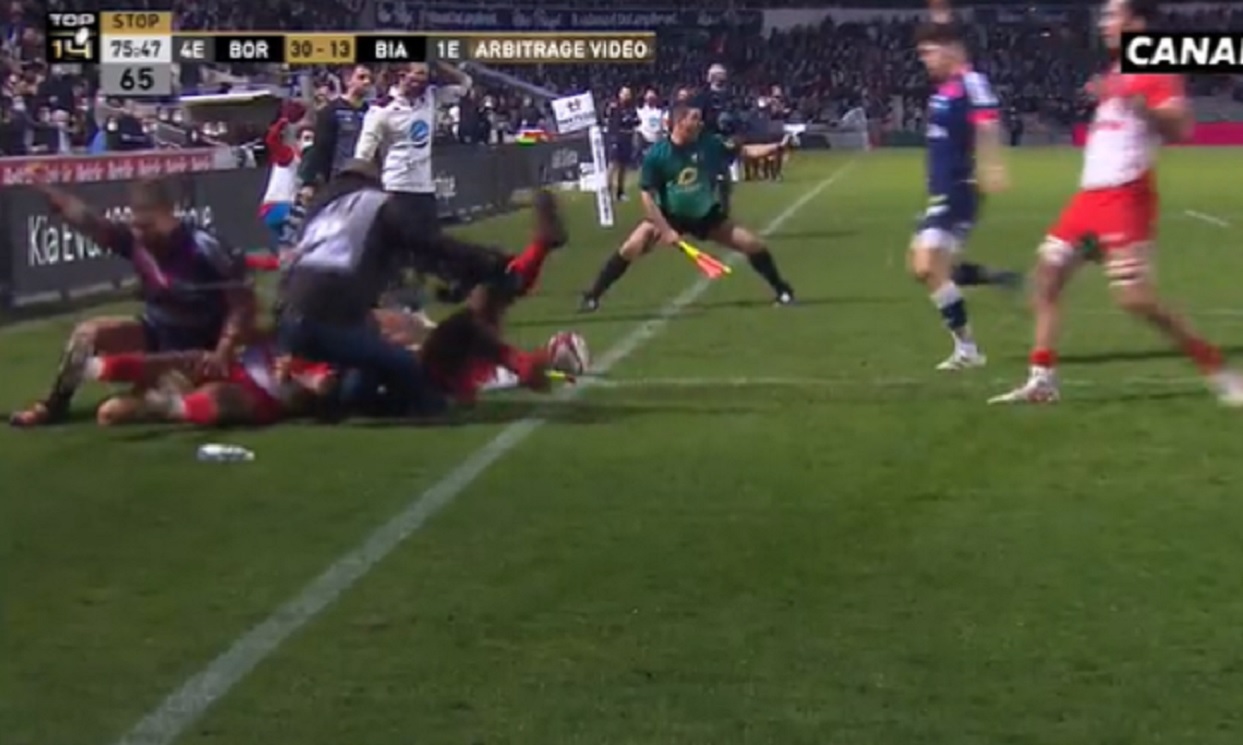 VIDEO : Un cadreur de Canal + gravement blessé lors du match entre Bordeaux et Biarritz !