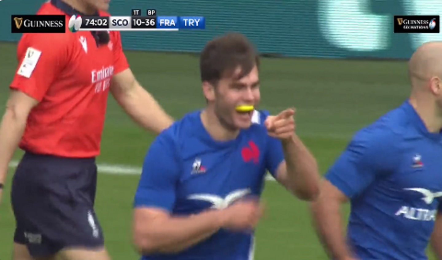 VIDEO : La merveilleuse passe au pied de Ntamack qui propulse Penaud à l’essai !