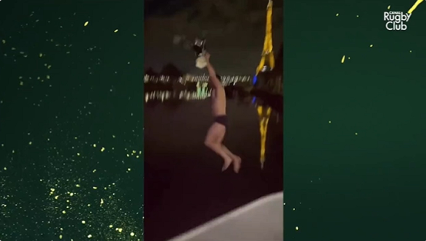 VIDEO : Les images de Baptiste Couilloud dans la Seine avec le Trophée du Tournoi des Six-Nations