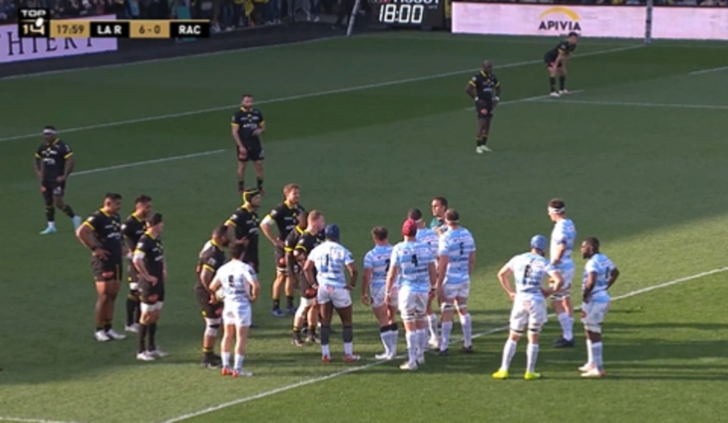 VIDEO : Quand l’arbitre Thomas Charabas laisse les piliers s’expliquer en mêlée