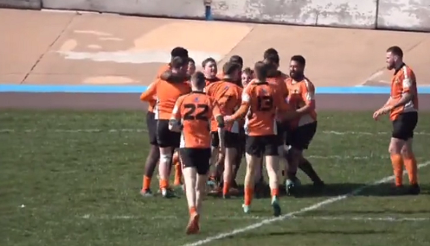 VIDEO : Quand le talonneur de Roubaix passe la transformation de la gagne en coin, à la 80ème