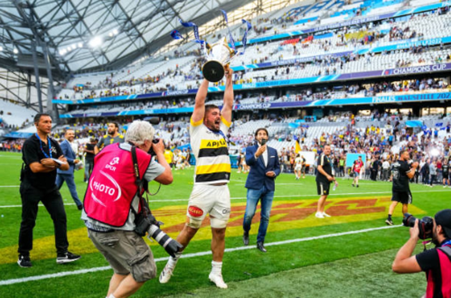 Grégory Alldritt explique pourquoi les joueurs vont offrir le trophée aux supporters