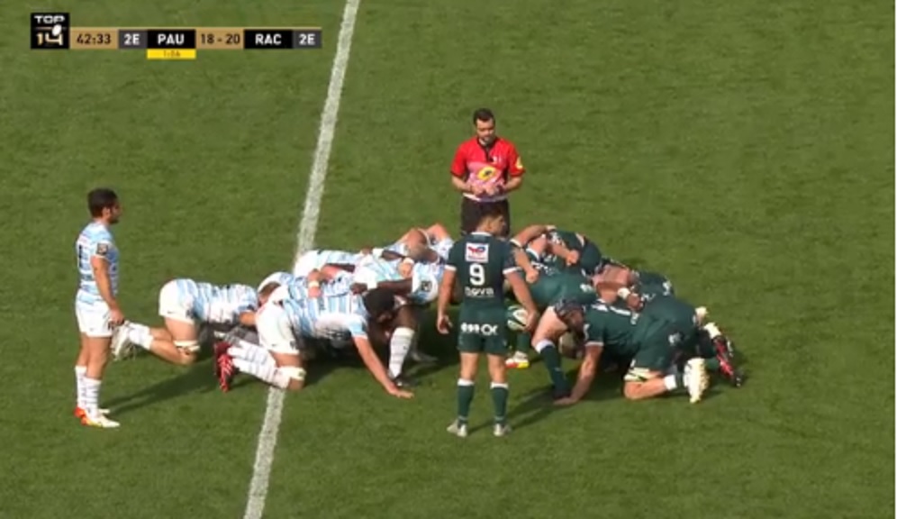 VIDEO : Quand une mêlée met plus de 5 minutes à se jouer entre Pau et le Racing 92