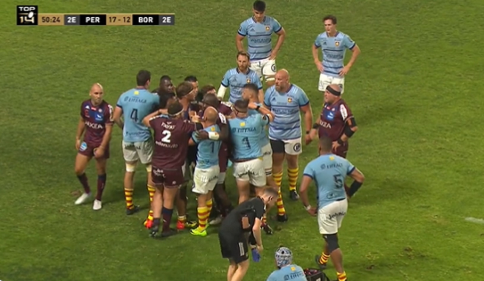 VIDEO : Quand l’arbitre Ludovic Cayre calme une échauffourée à sa manière