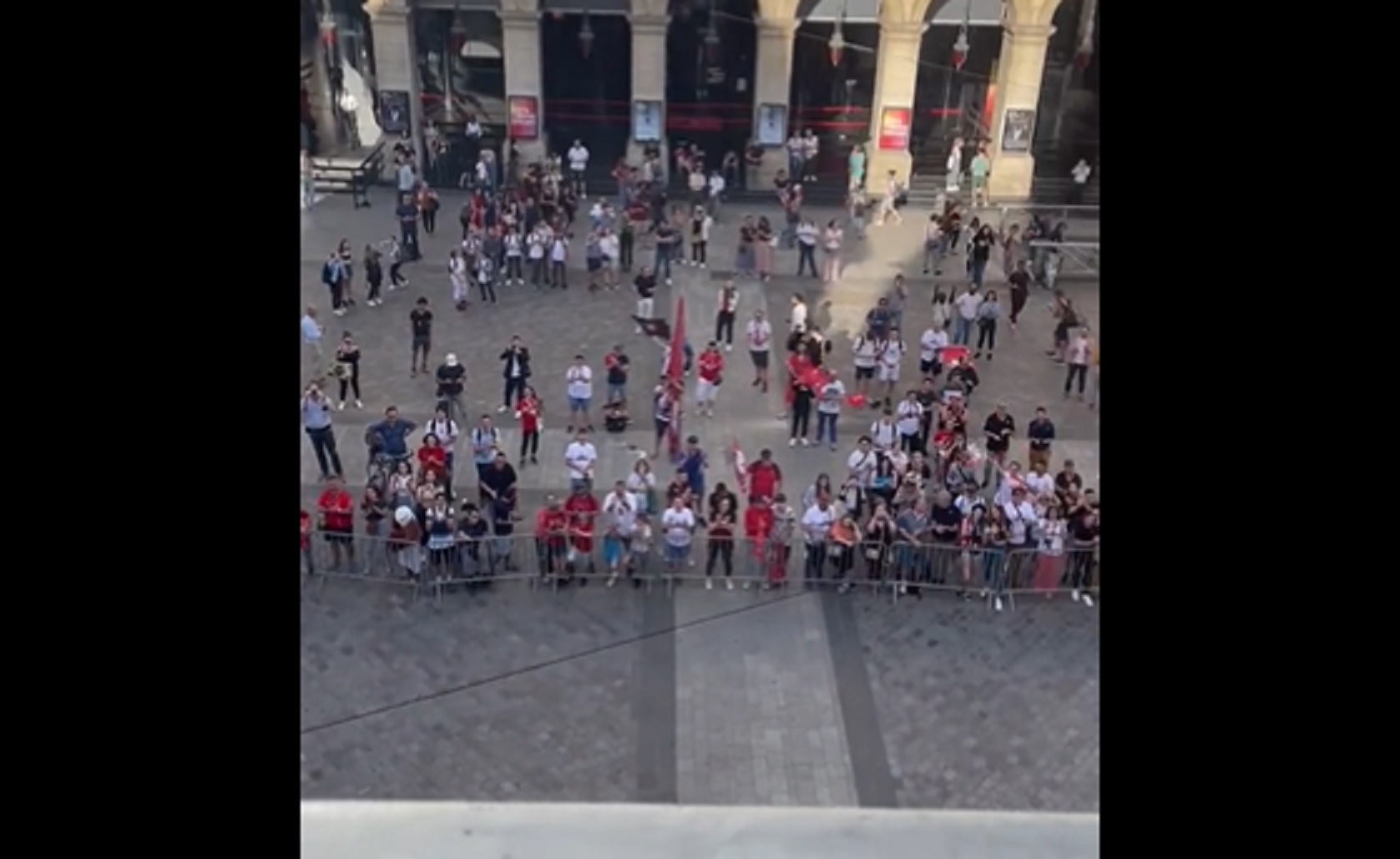 VIDEO : Le LOU Rugby tente de célébrer son titre Européen avec ses supporters