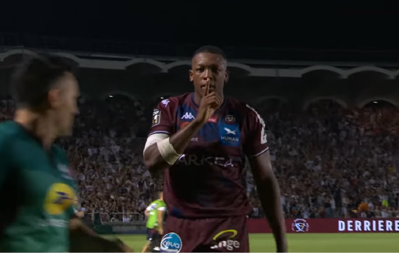 La réponse cinglante de Christophe Urios à la célébration de Cameron Woki