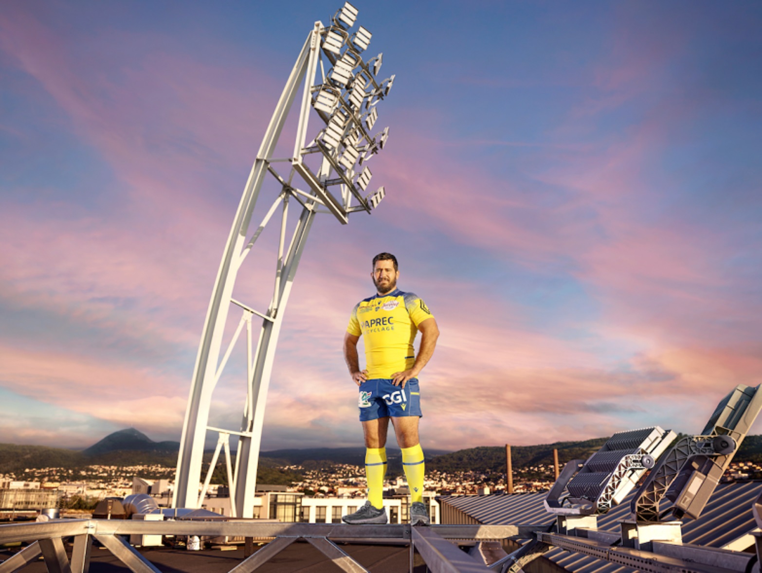 Hériteau et Belleau ont débuté avec Clermont : Découvrez les nouveaux maillots de l’ASM