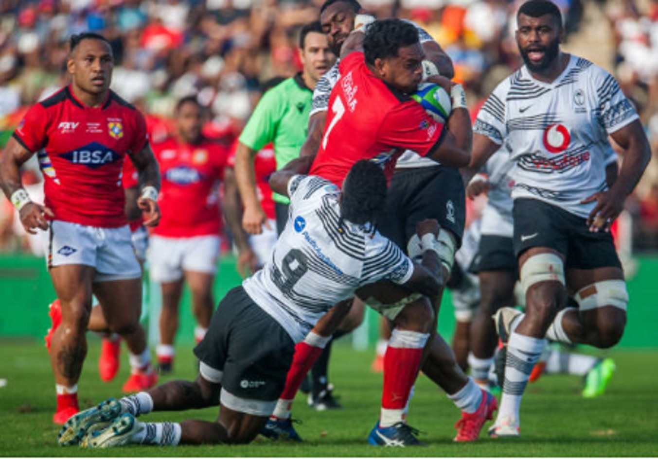 Les Fidji écrasent les Tonga : Jiuta Wainiqolo régale !