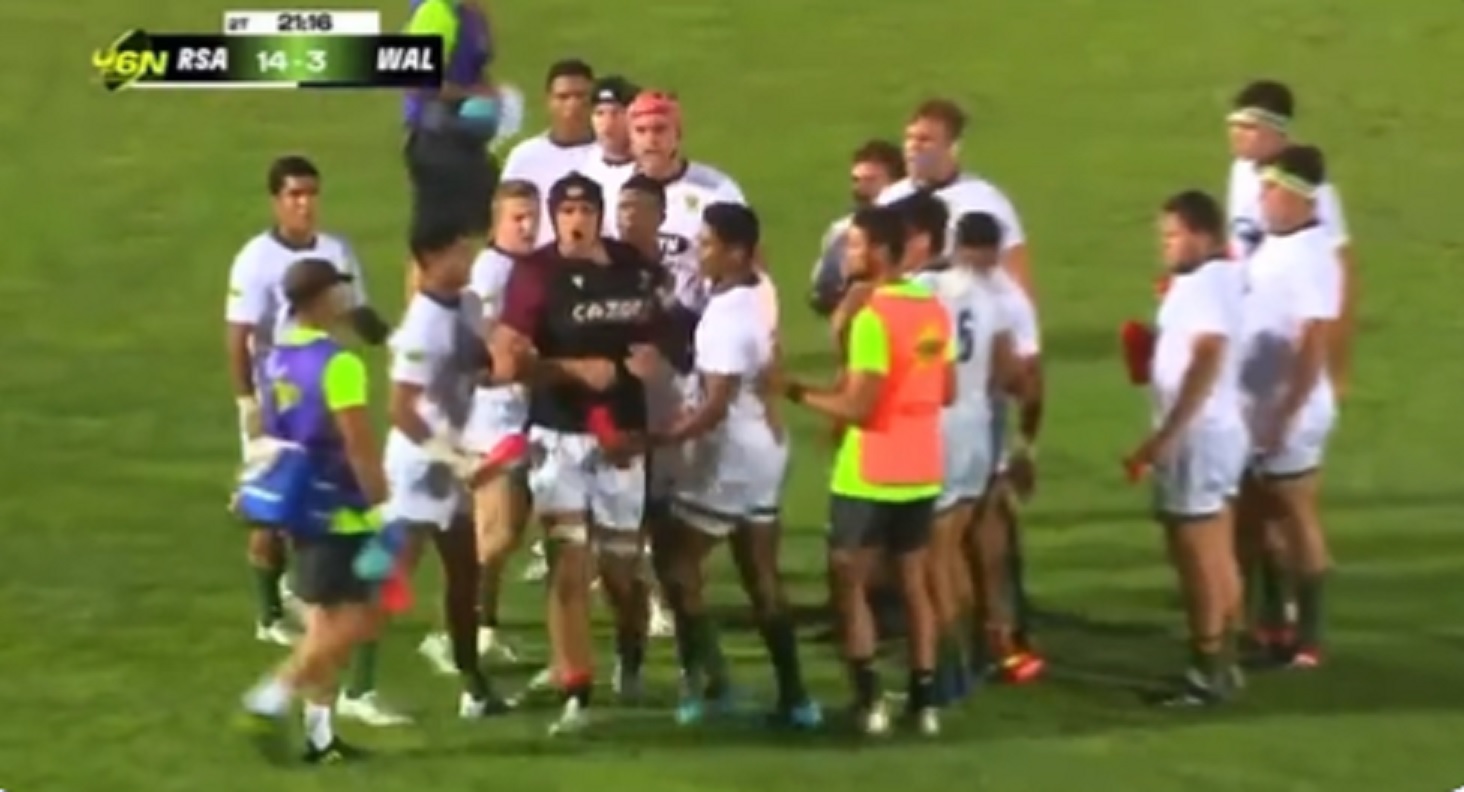 VIDEO : Un Gallois pique une gourde aux Springboks et se fait secouer !