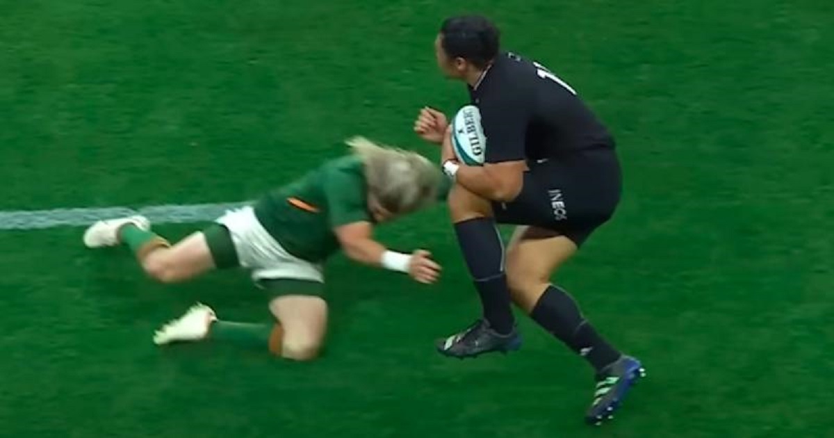 VIDEO : L’effrayant KO de Faf de Klerk contre les All-Blacks dès la 34ème seconde de jeu !