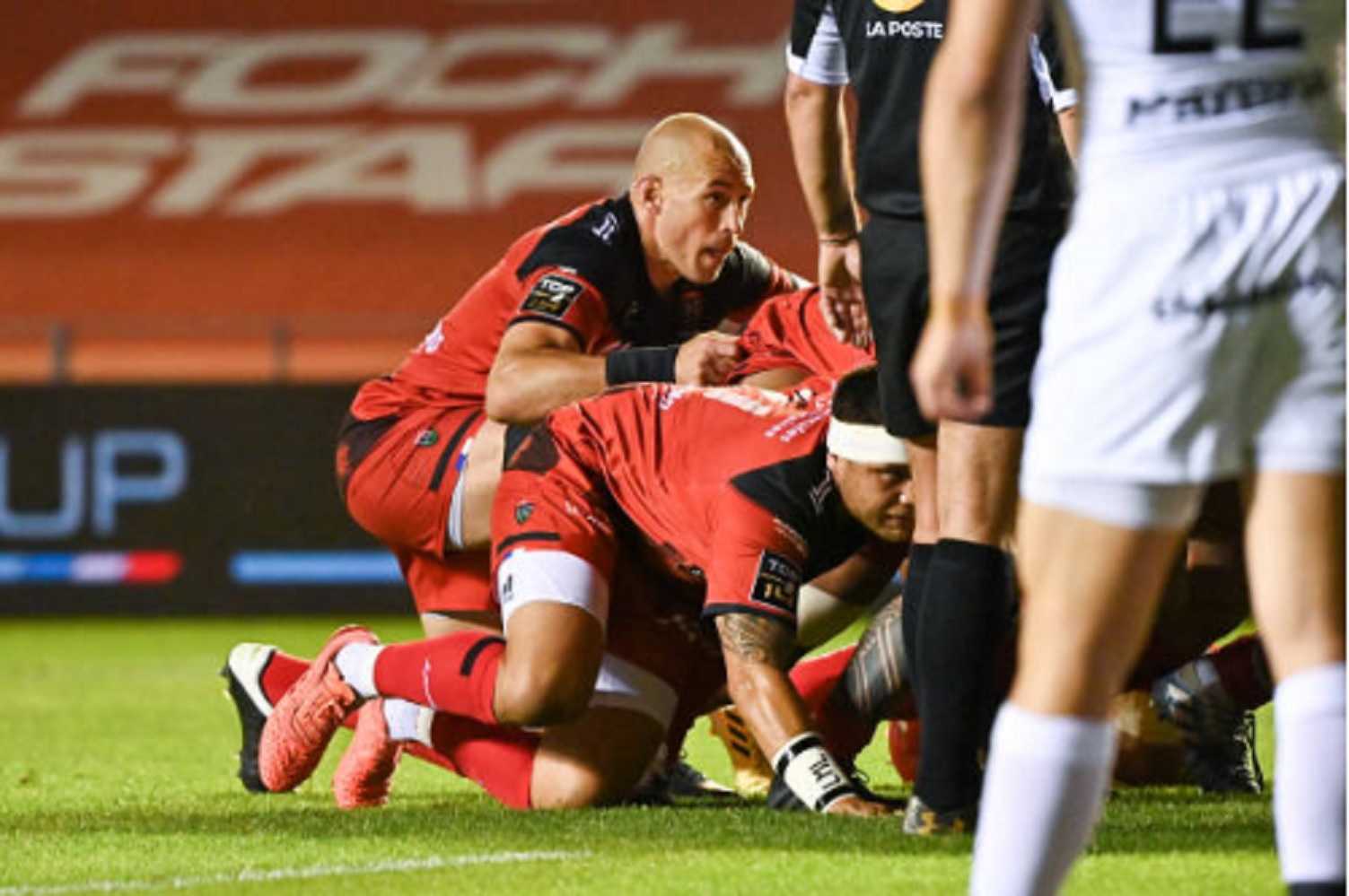 Découvrez le TOP 5 des plus grands, des plus lourds, des plus vieux, des plus légers et des plus petits du Top 14 !