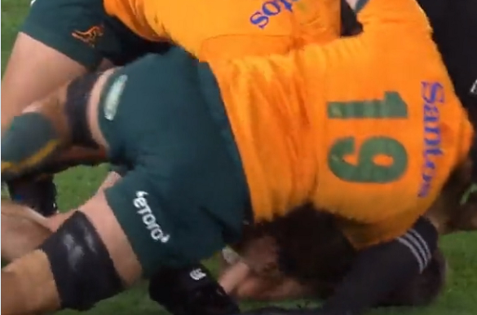 L’Australien ayant agressé le All-Black finalement suspendu !