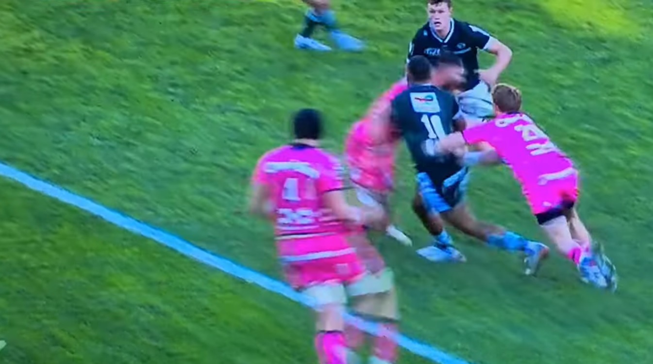 VIDEO : Marcos Kremer atomise Zack Henry et écope d’un carton rouge