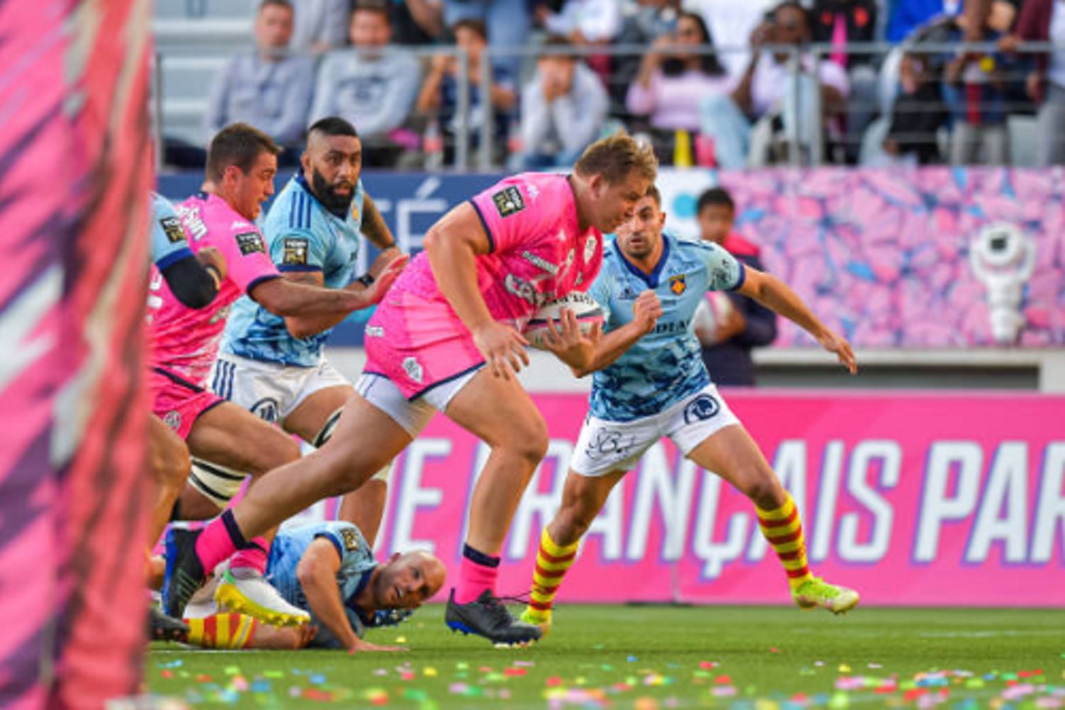106 kg pour 1,89m à seulement 13 ans : Ce joueur du Stade-Français fait des ravages !