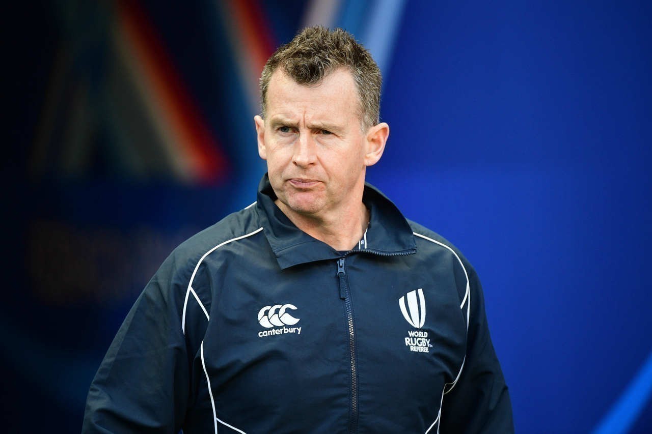 L’ancien arbitre Nigel Owens reçoit une terrible lettre à son domicile et la partage publiquement