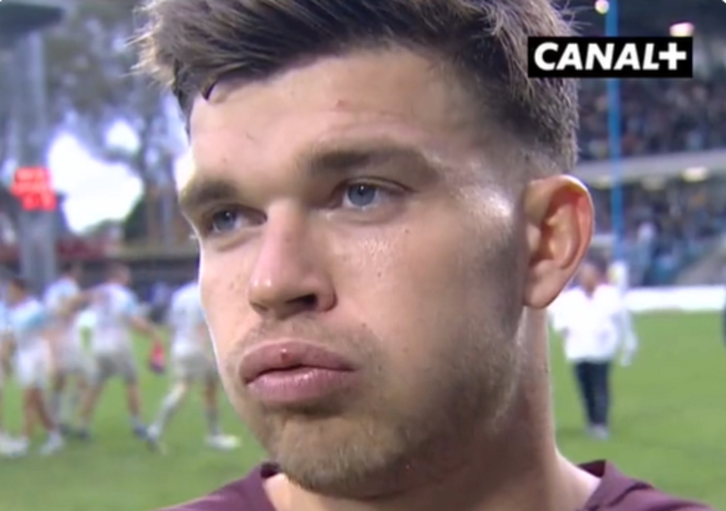 Matthieu Jalibert : “J’aime entendre des choses un peu négatives sur moi, ça me transcende”