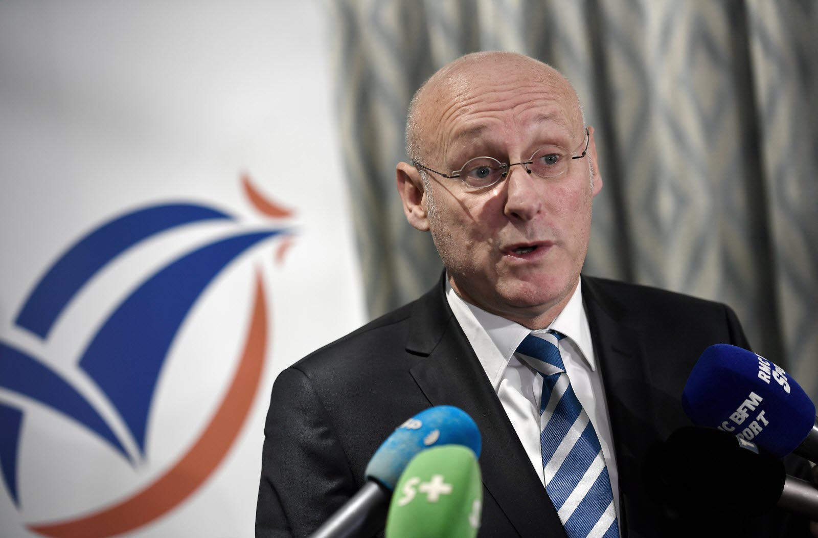 Découvrez pourquoi le ministère des Sports ne peut rien faire contre Bernard Laporte